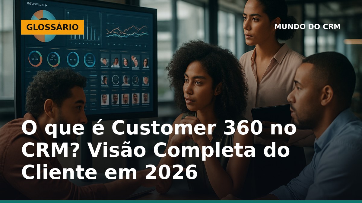 Equipe brasileira analisa painel de dados de clientes em CRM Customer 360.